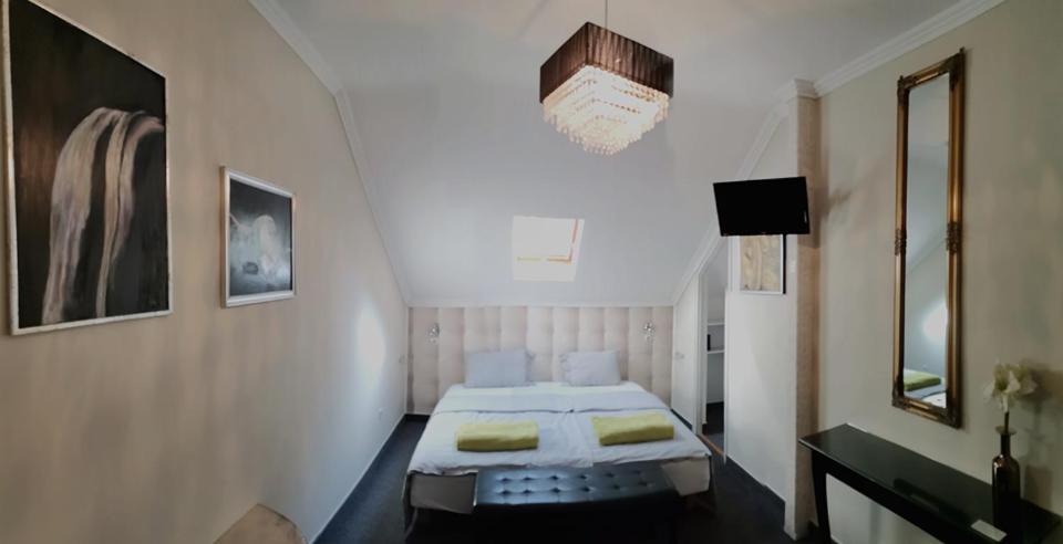 Hotel Lika Panzio Gyula Exteriér fotografie